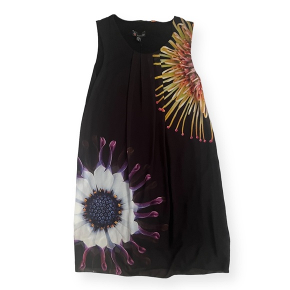 NWT CARRÉ NOIR Scoop Neck Sleeveless Floral Print Dress - Picture 2 of 7